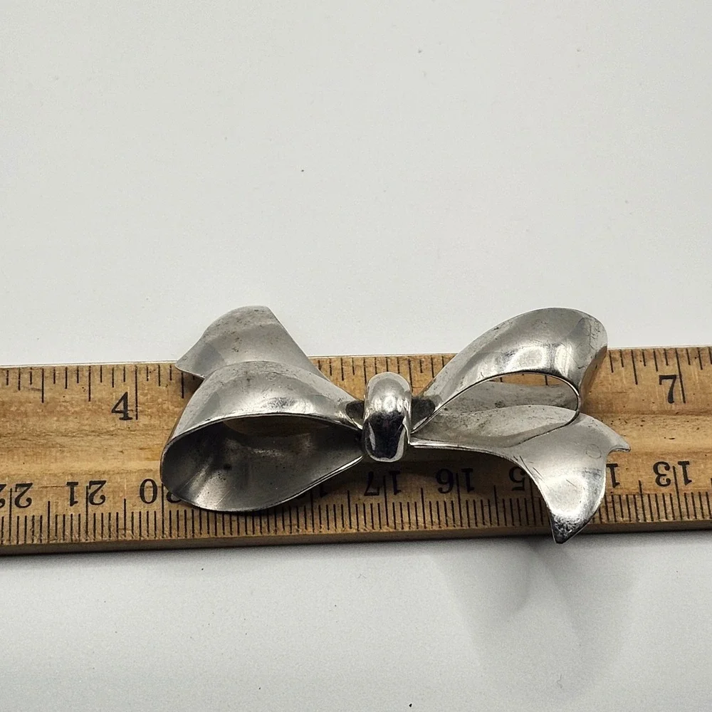 Vintage Silver Tone Bow Brooch Pin Large Ribbon Knot Statement Jewelry‎